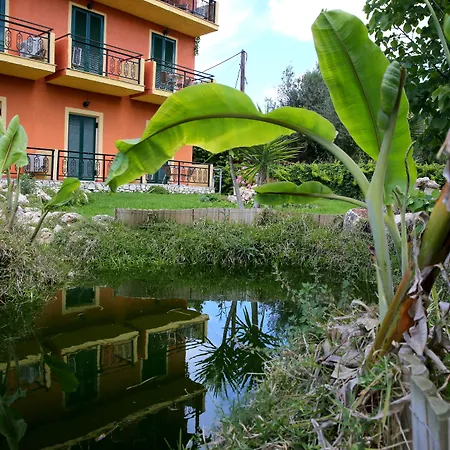 Sunrise מלון Pesádha